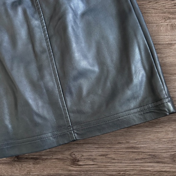 Garage Leather Skirt Size XS - Picture 4 of 8